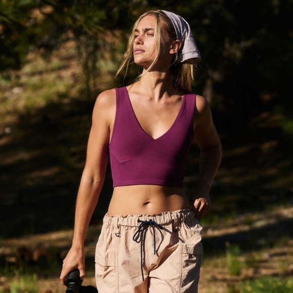 NWT FREE PEOPLE FP MOVEMENT never better deep mulberry V-Neck crop top Various - Picture 4 of 10